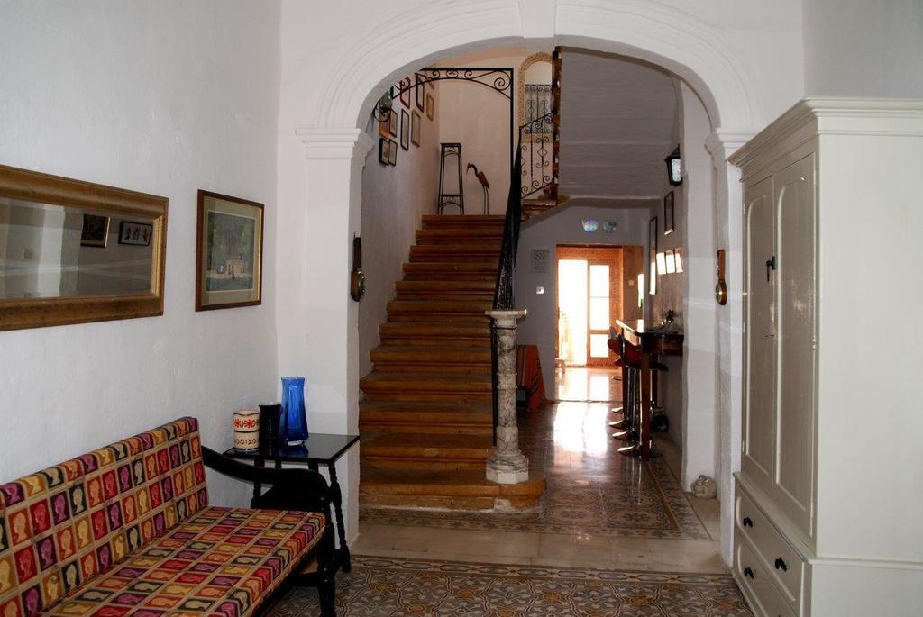 Anna Karistu Accommodation Kerċem Exteriör bild