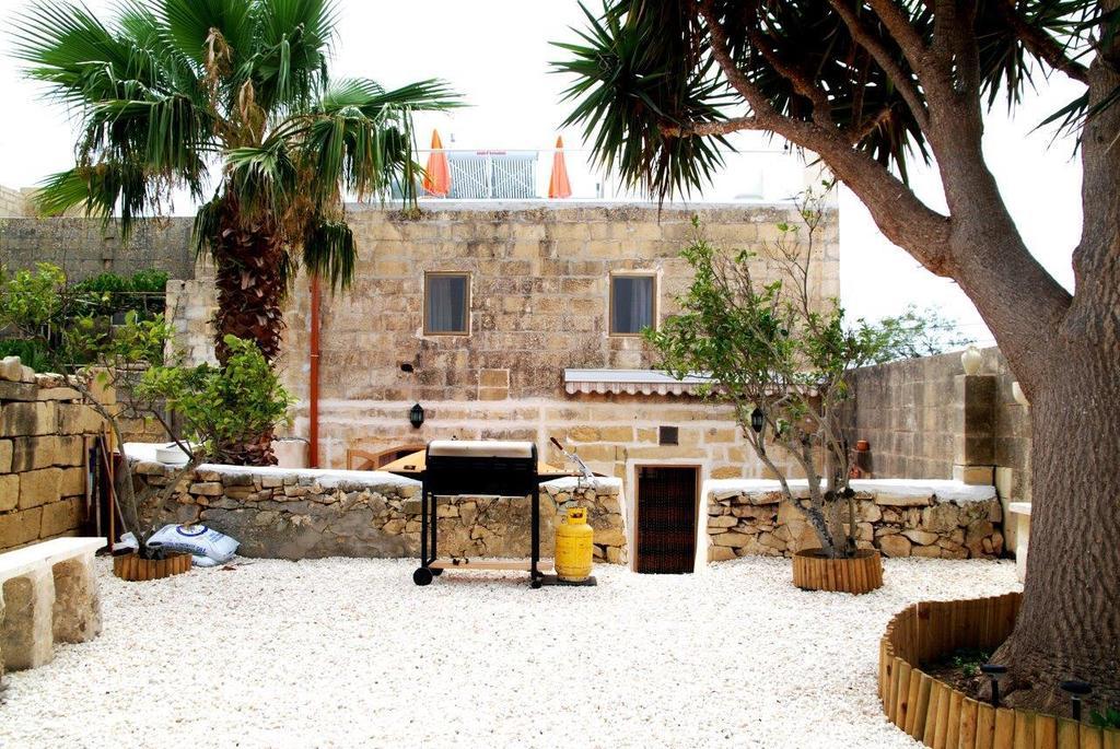 Anna Karistu Accommodation Kerċem Exteriör bild