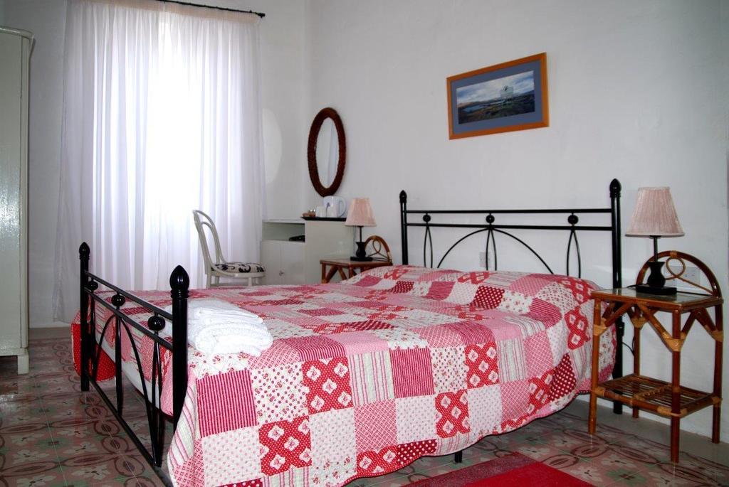Anna Karistu Accommodation Kerċem Rum bild
