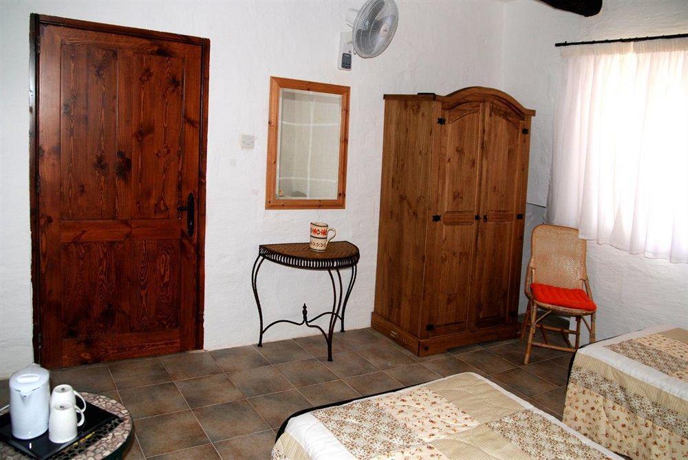 Anna Karistu Accommodation Kerċem Exteriör bild