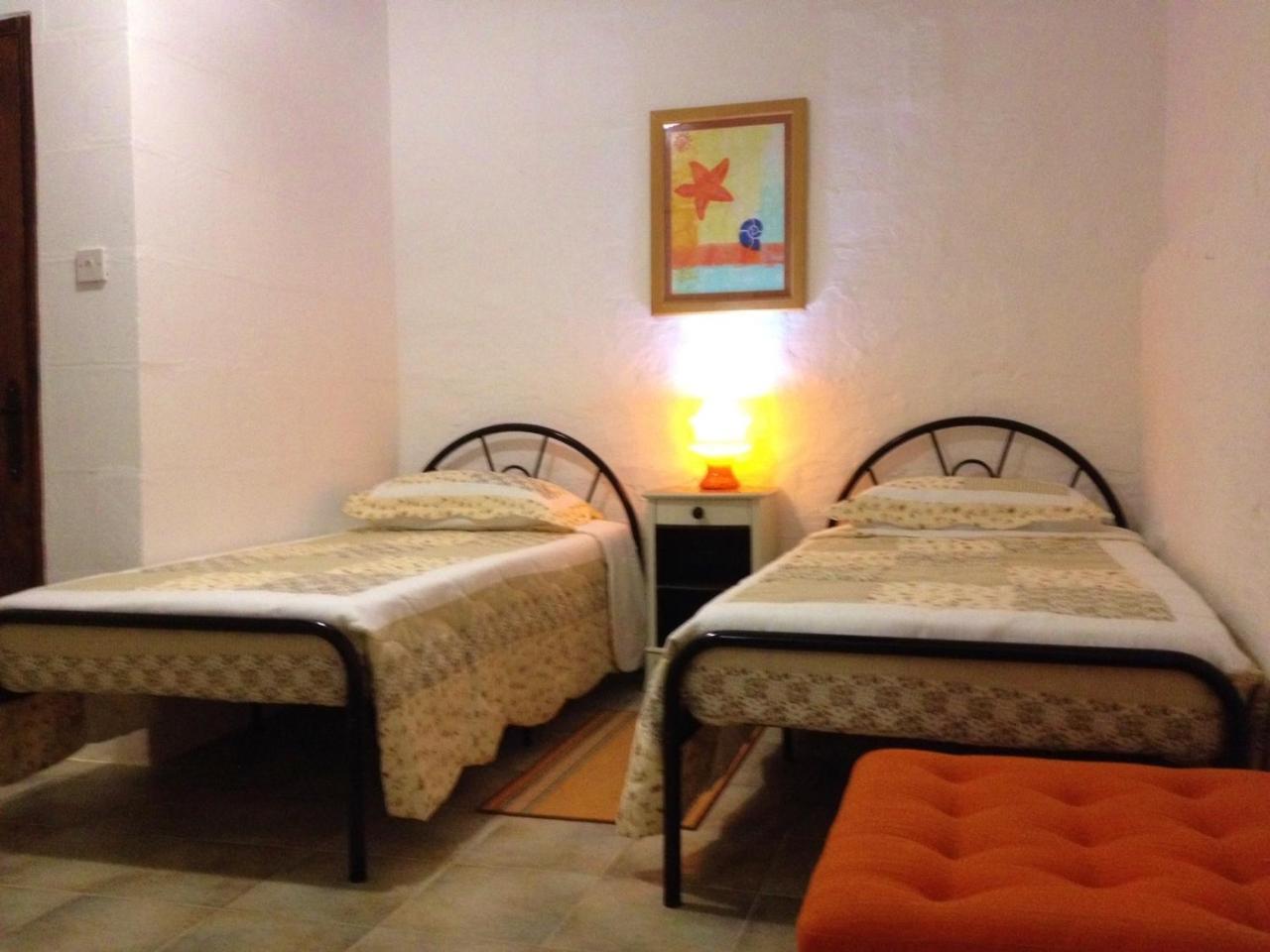Anna Karistu Accommodation Kerċem Rum bild